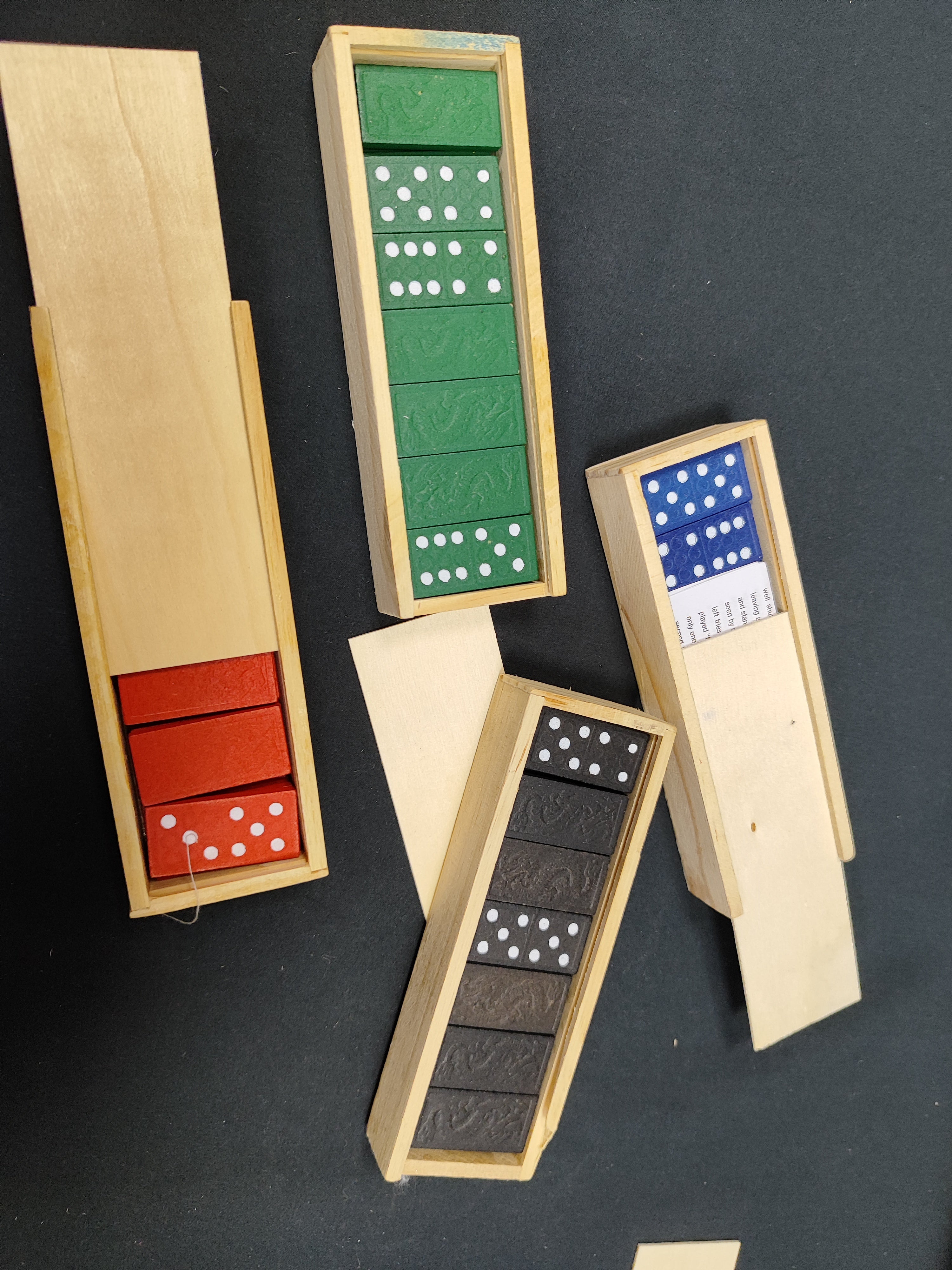 Juego Dominó de colores surtidos, ultimas unidades