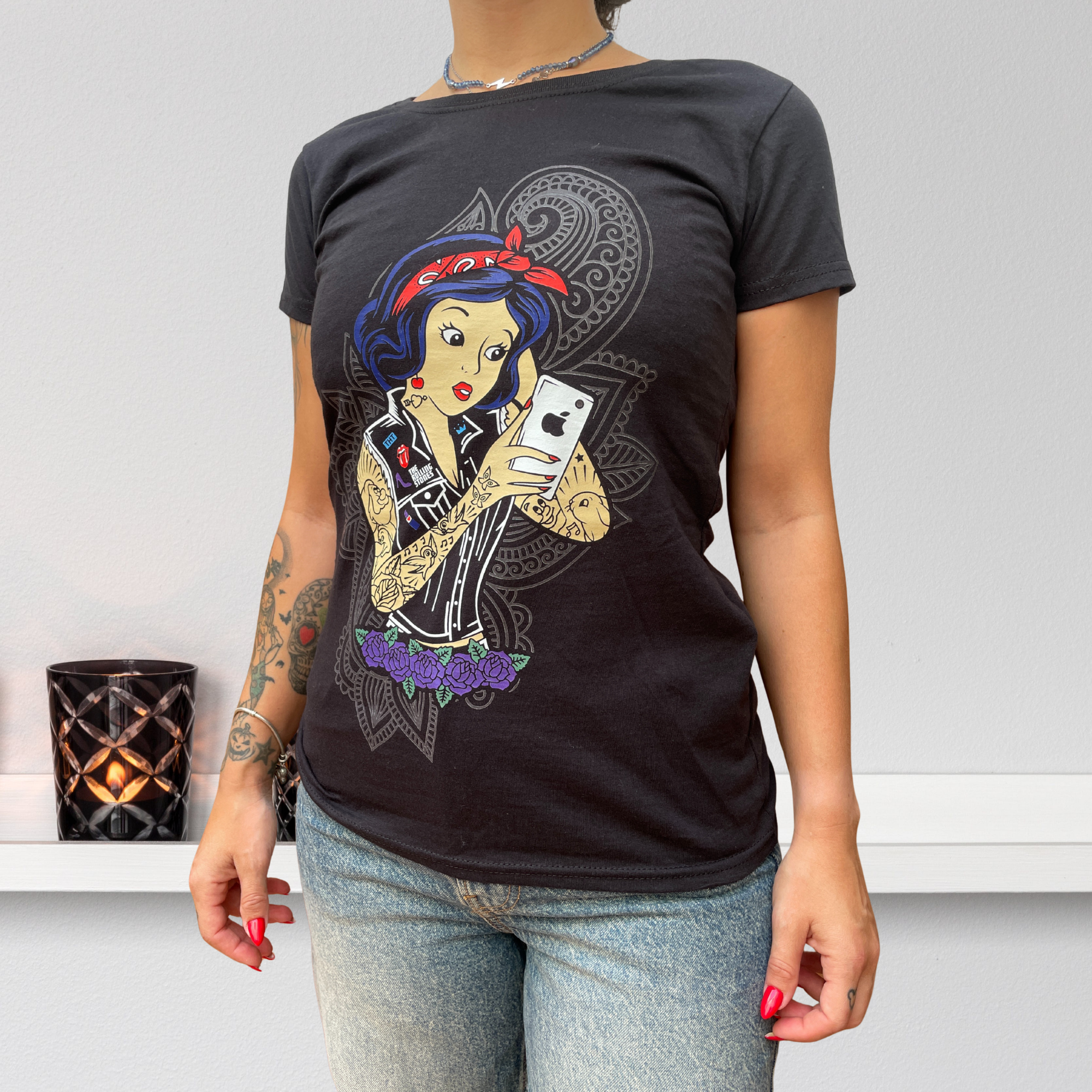 Camiseta de BLANCANIEVES (princesas tatuadas)