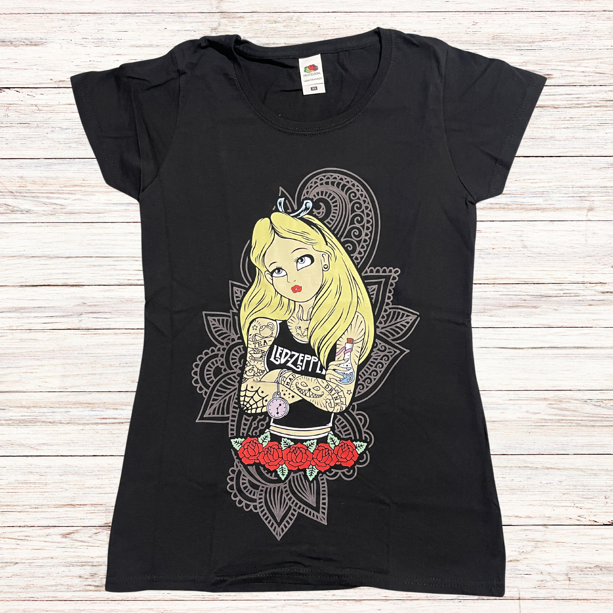 Camiseta de ALICIA (princesas tatuadas)