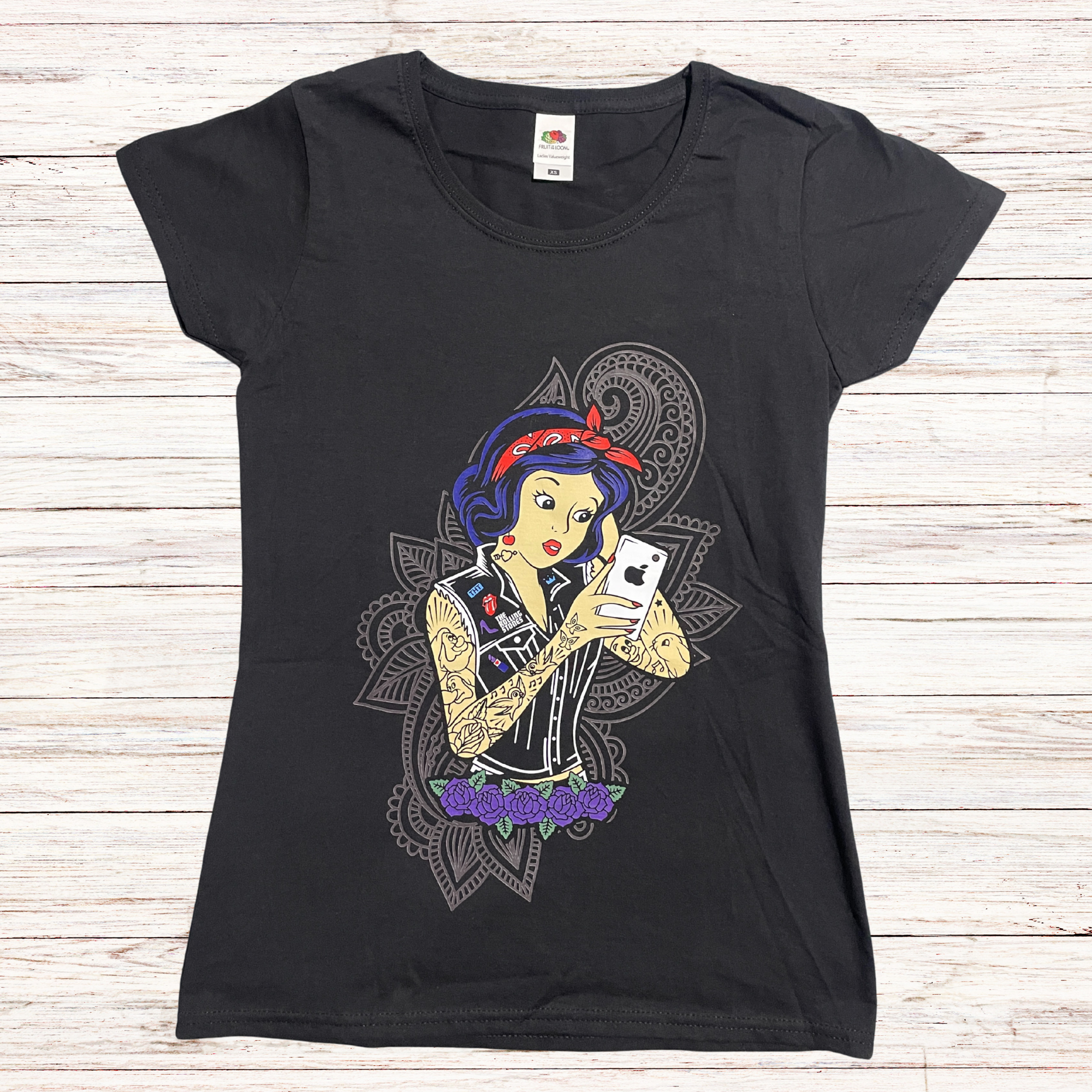 Camiseta de BLANCANIEVES (princesas tatuadas)