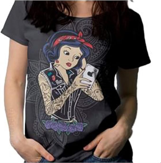 Camiseta de princesas tatuadas