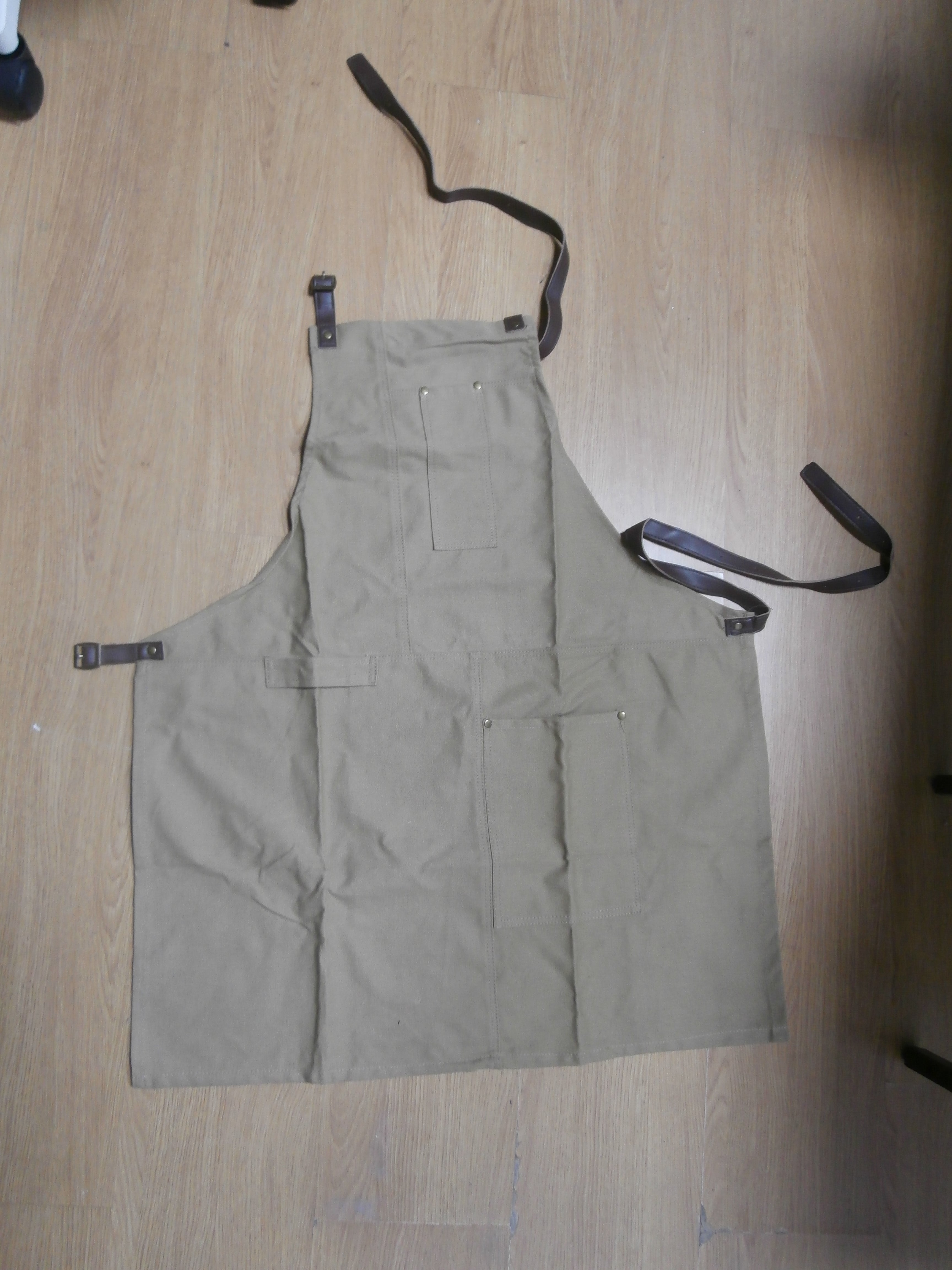 Delantal Tela gruesa y Correas polipiel ULTIMAS UNIDADES En perfecto estado