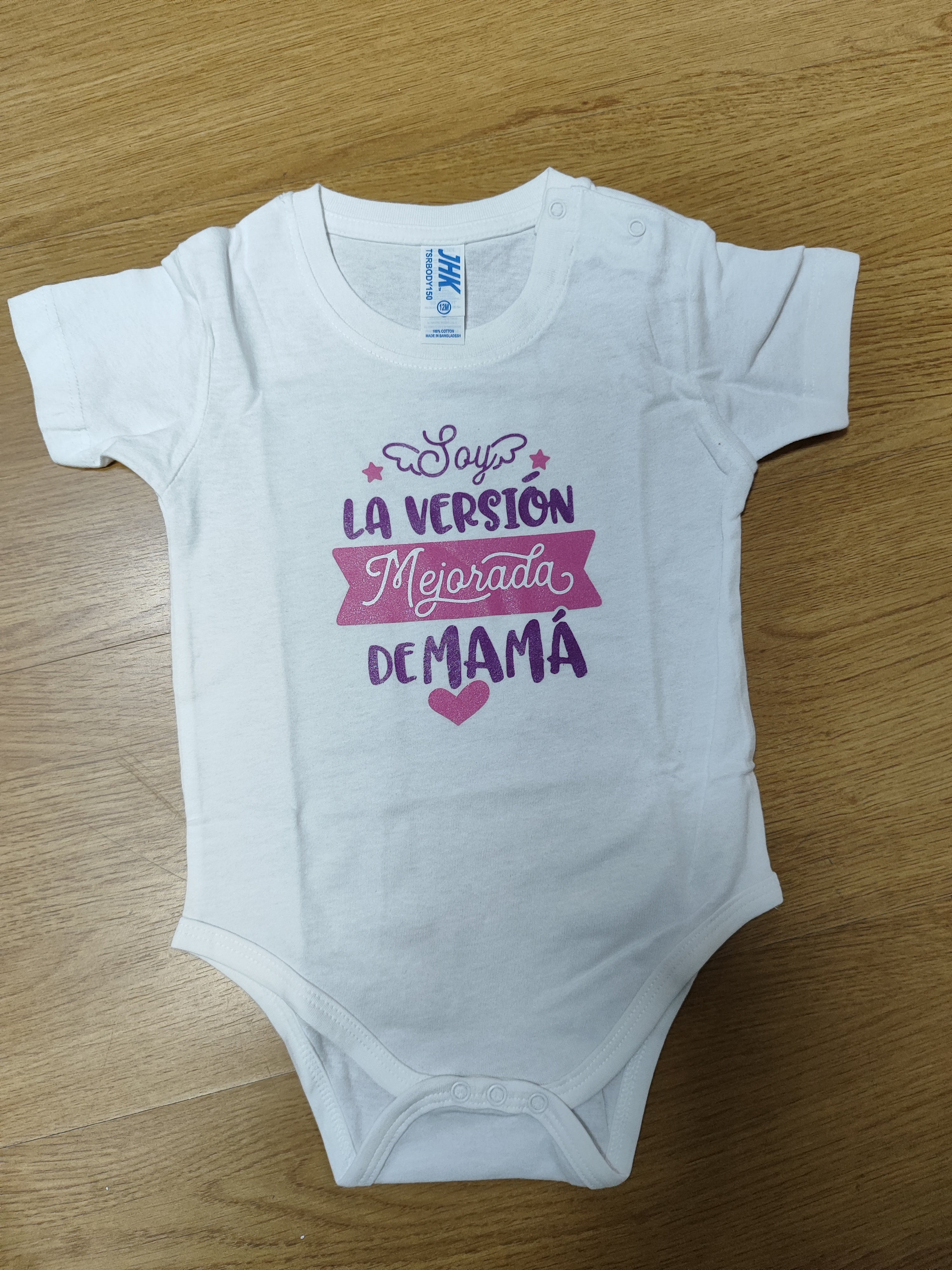 Body Bebe La version mejorada de mamá talla 12 meses, pequeño defecto de impresión (Adjunto fotos)
