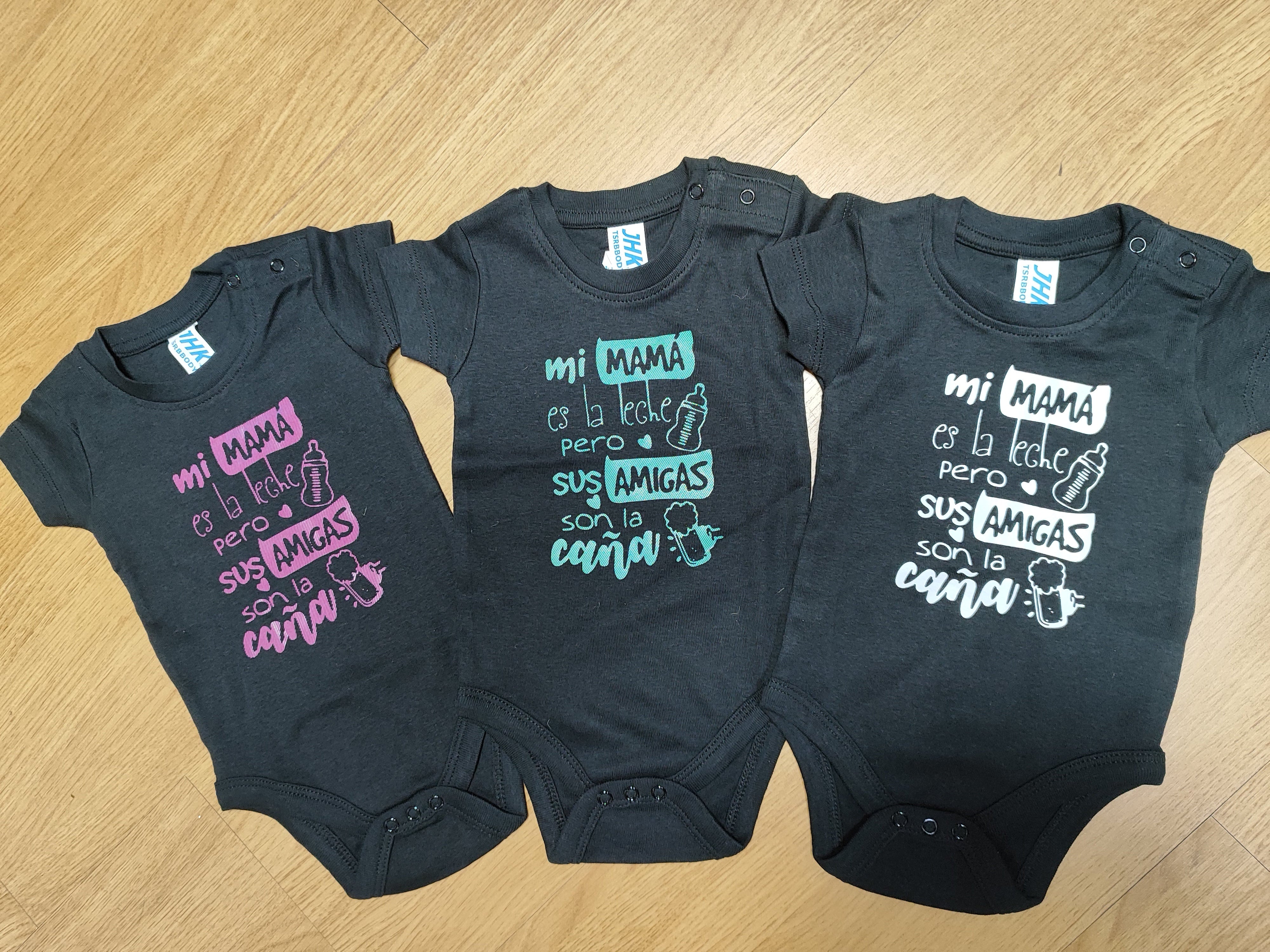 Body Bebe "Las amigas de mi madre son la caña"  talla 3 meses, En perfecto estado, ultimas unidades