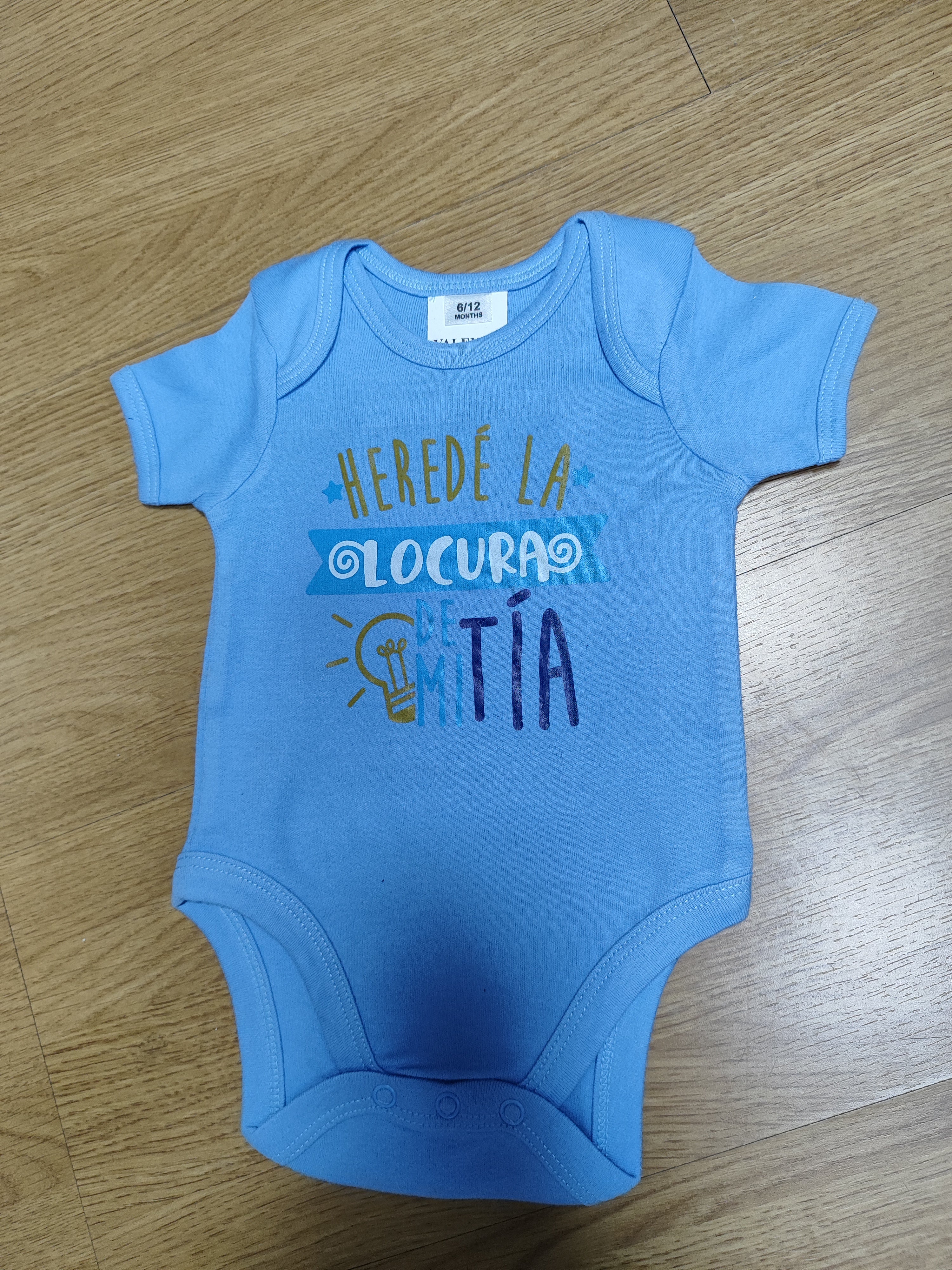 Body Bebe "Herede la locura de mi Tía"  talla 6 meses, En perfecto estado, ultimas unidades