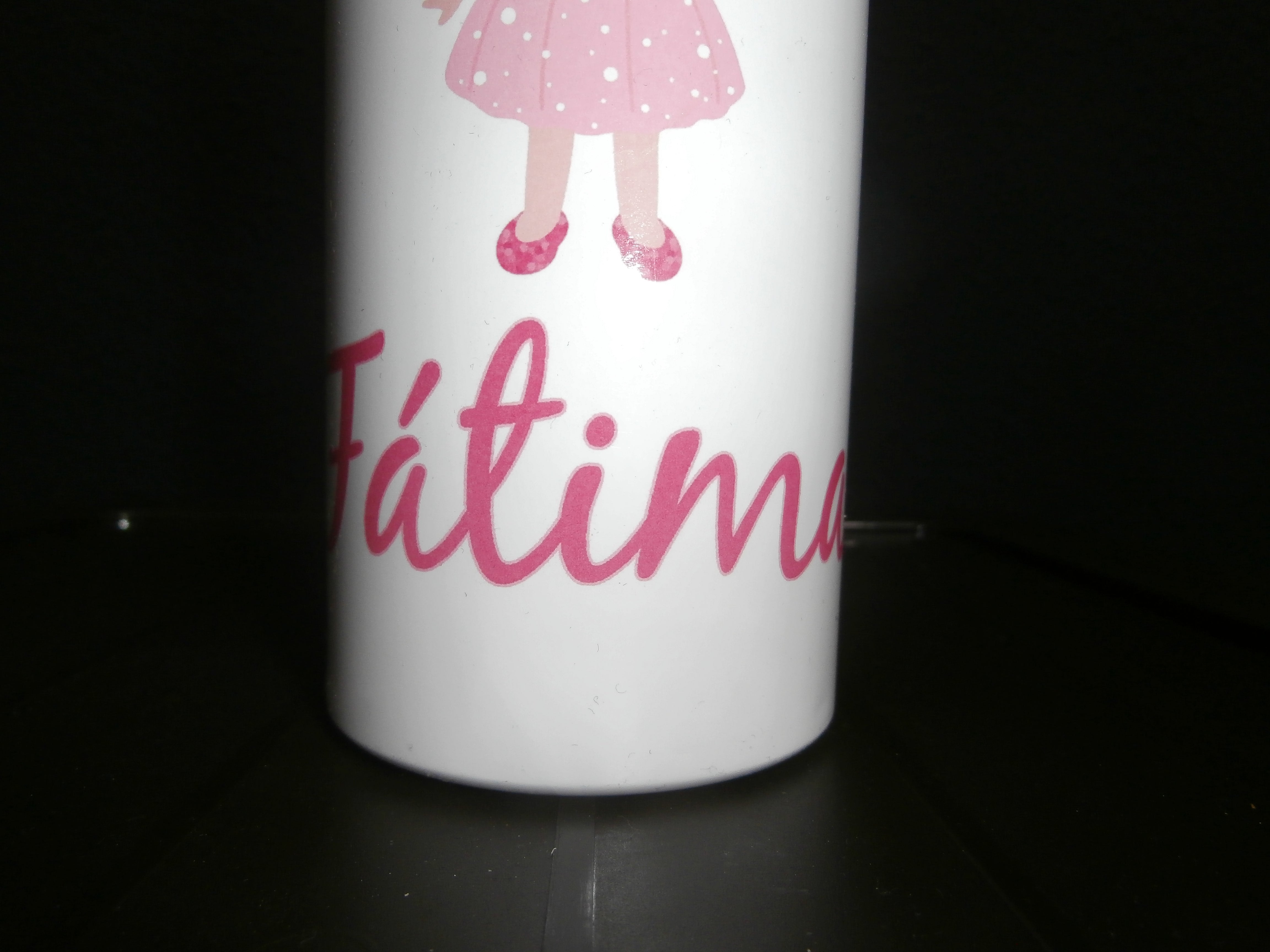 Botella de Agua Hada, nombre Fatima, Ligero defecto de impresion